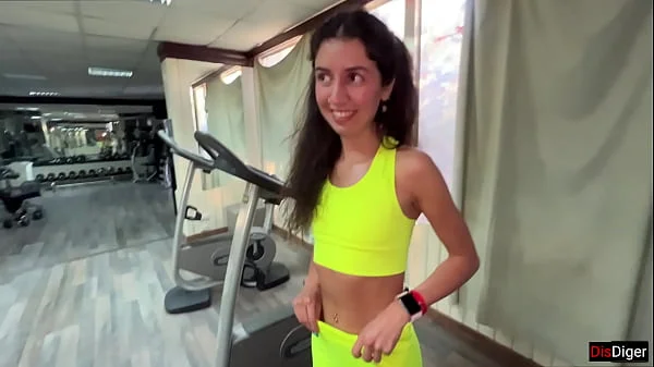 Trainer offers new exercises and fucks Katty right in the gym