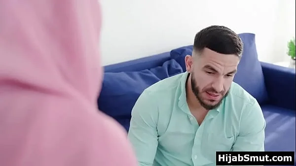 Muslim virgin girl in hijab gets a sex lesson